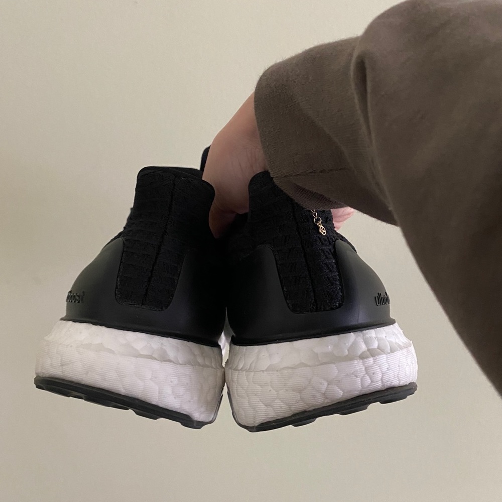 Ultraboost Running Shoe Black, Size 6.5 - Picture 6 of 6